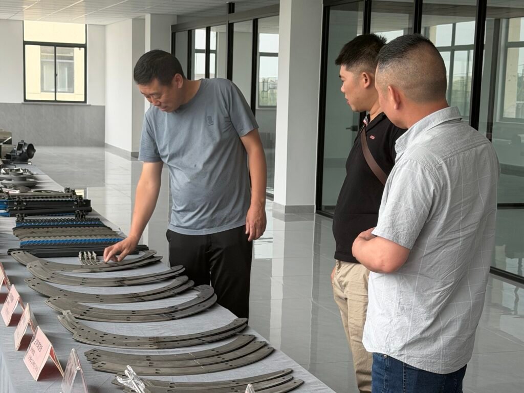 Chairman Zhang Zhengyang meeting customers