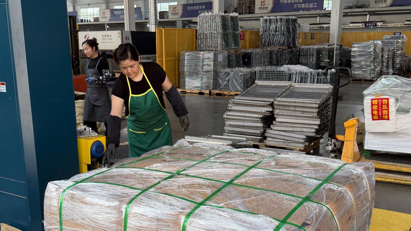 Export packaging and delivery for OEM combine harvester parts
