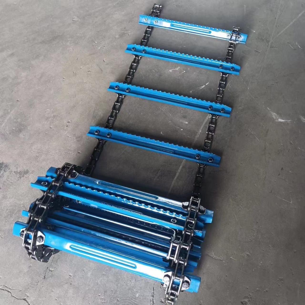 Feeder Chain Assemblies - LEVON Machinery