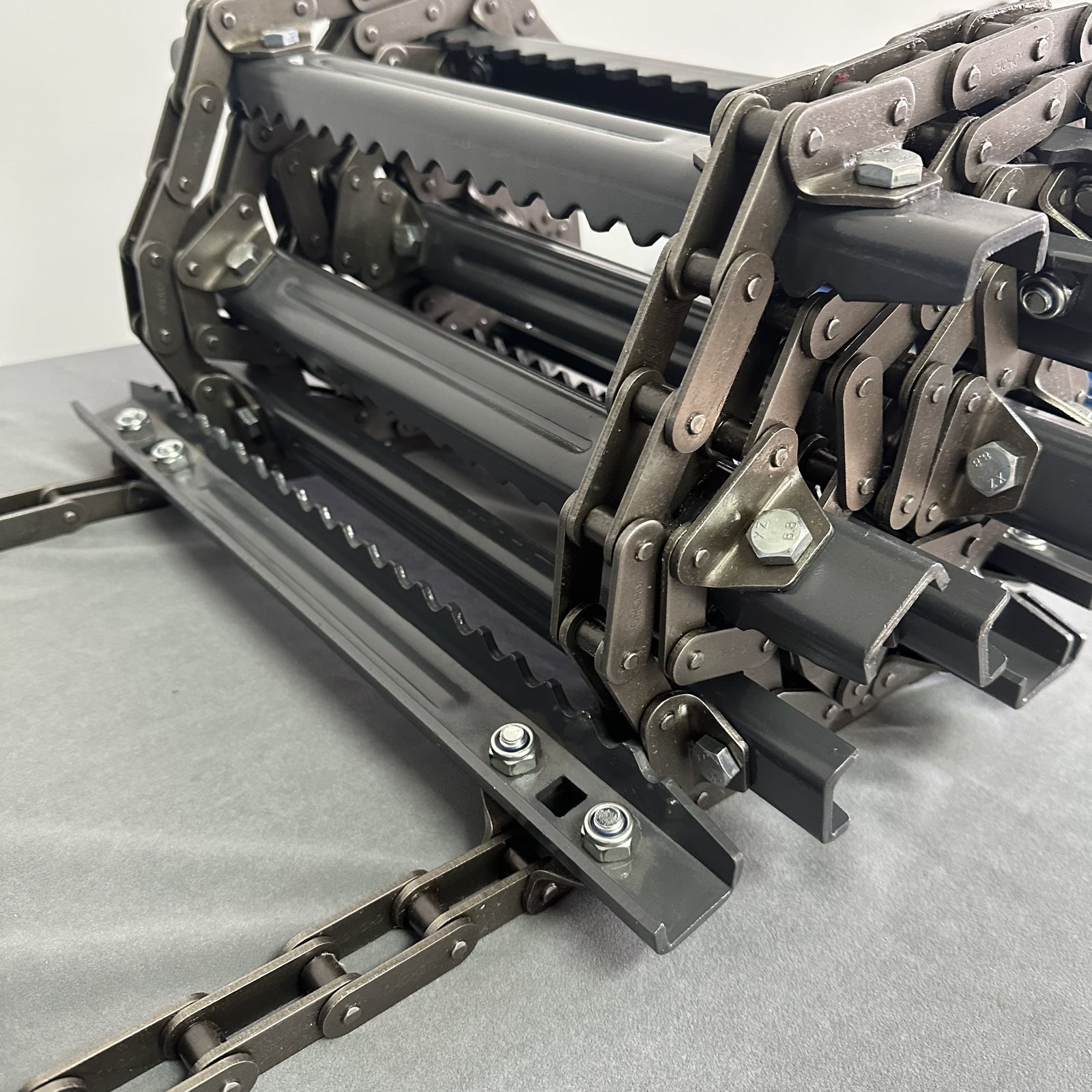 Feeder Chain Assemblies - LEVON Machinery