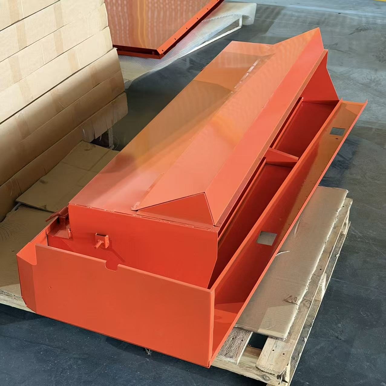 Combine Harvester Side Panels - LEVON Machinery